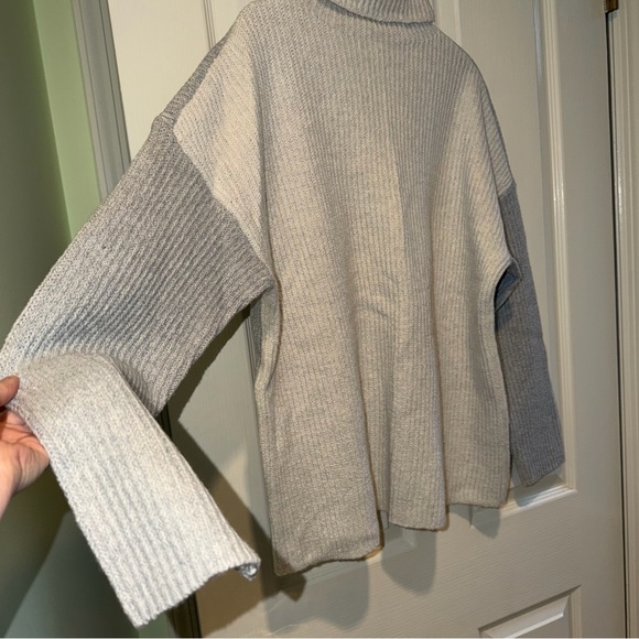 J. Jill Two-Tone Light and Dark Gray Ribbed Turtleneck Sweater - Picture 3 of 8